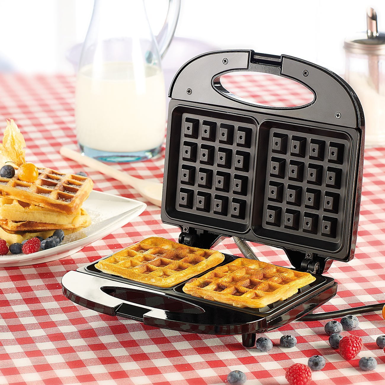 Вафельница home. Вафельница ISOTTCOM. Вафельница Mini maker Waffle. Вафельница 2022. Делонги вафельница со сменными панелями.